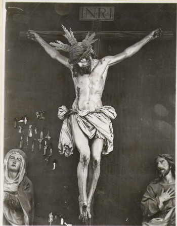 Fotografía del Cristo de la Buena Muerte previa a la fundación de la Hermandad con potencias y corona de espinas